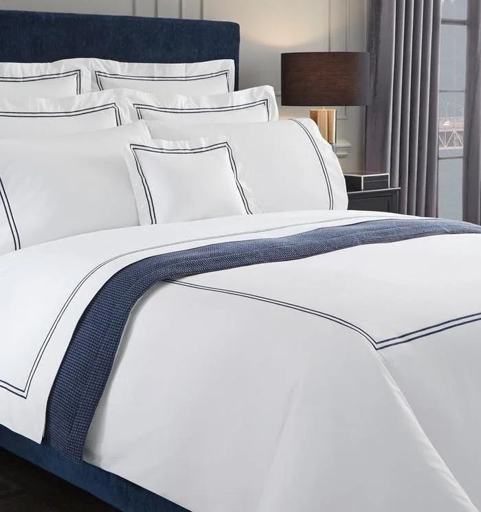 Grande Hotel Twin White and Navy Cotton Percale Duvet Cover