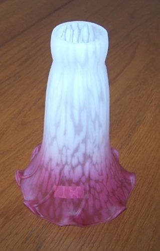 Plum Pink and White Pond Lily 3" Glass Shade
