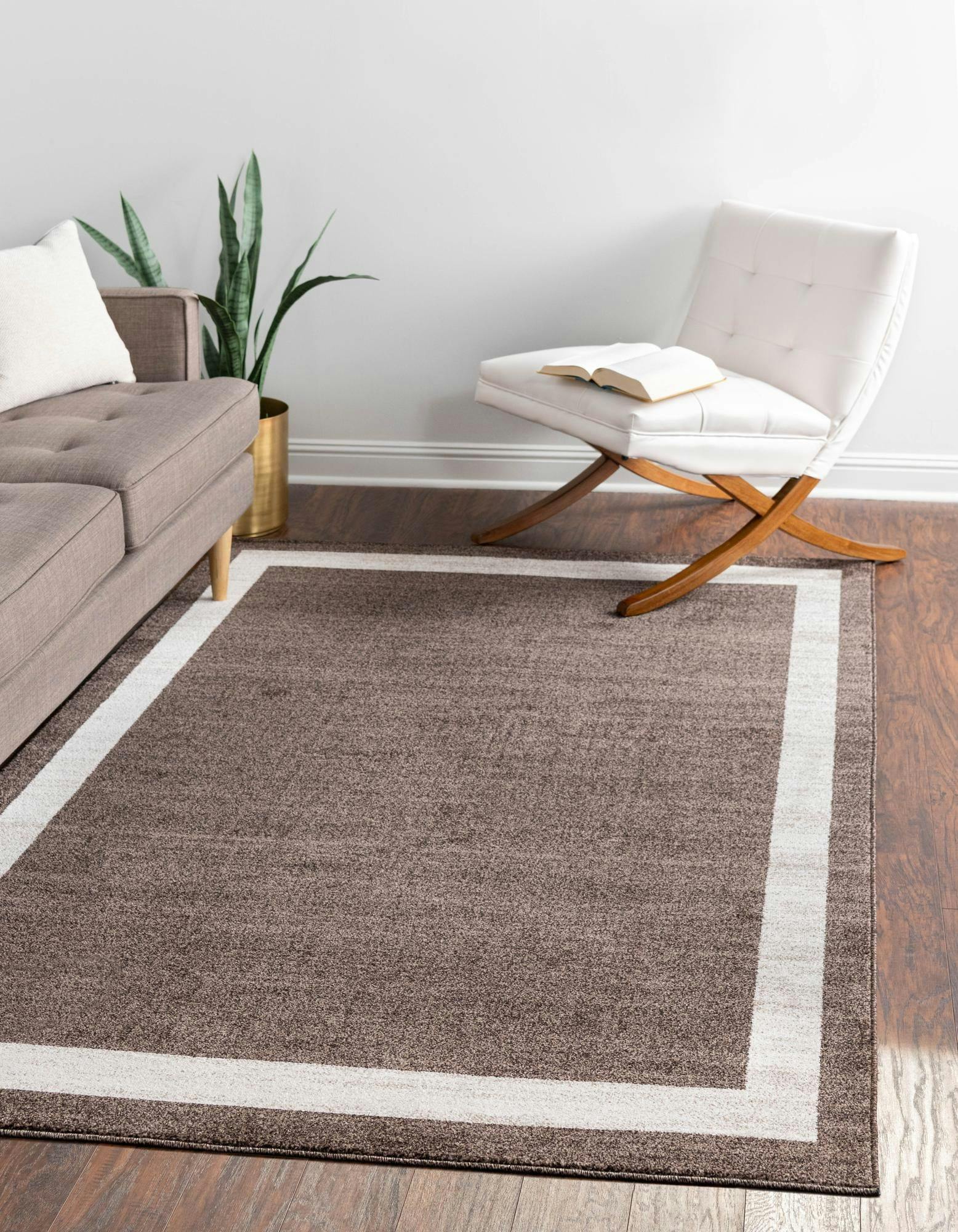 Reversible Tufted Spot Rug in Brown/Ivory, Easy Care Synthetic Material