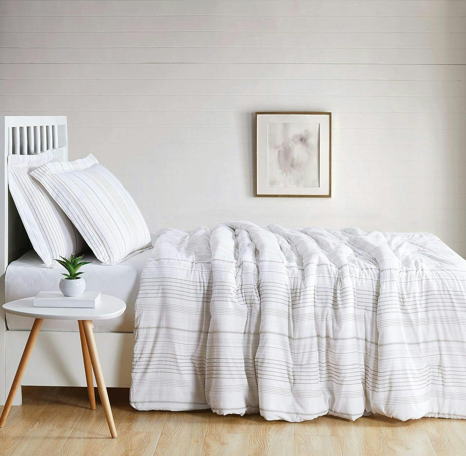 King Size Cotton Comforter Set in White with Reversible Stripe Design