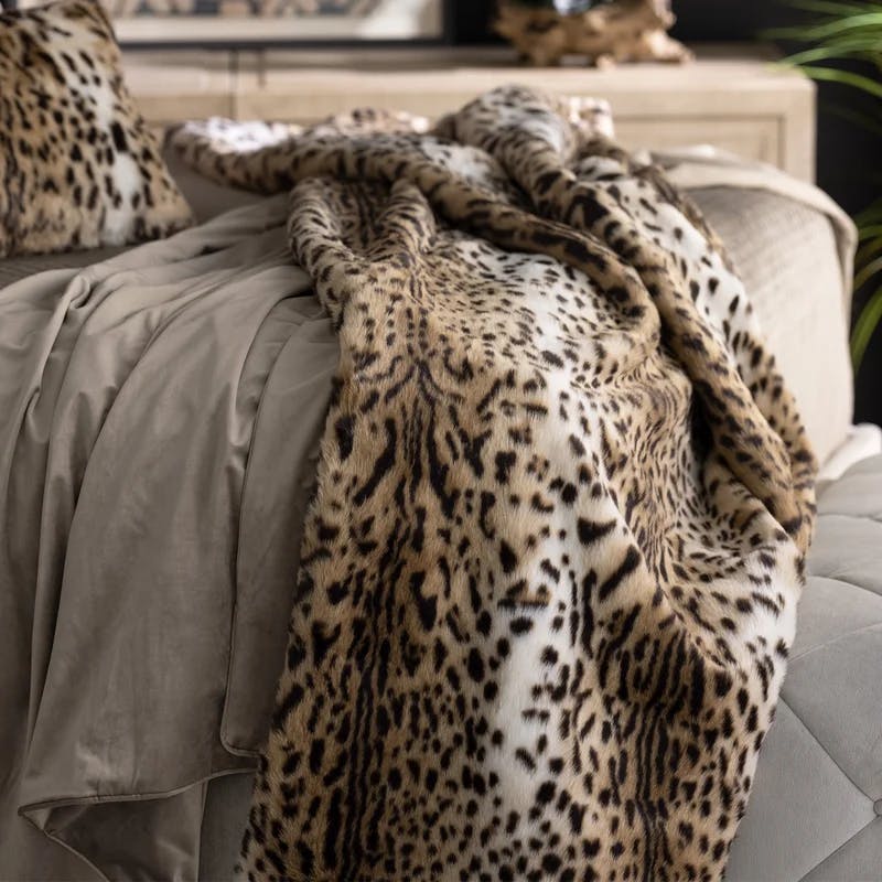 Luxurious Leopard-Spotted Faux Fur Throw Blanket