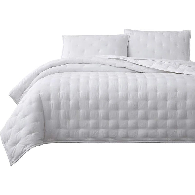 Elegant White Bamboo-Polyester Queen Quilt Set with Cross-Stitch Detail