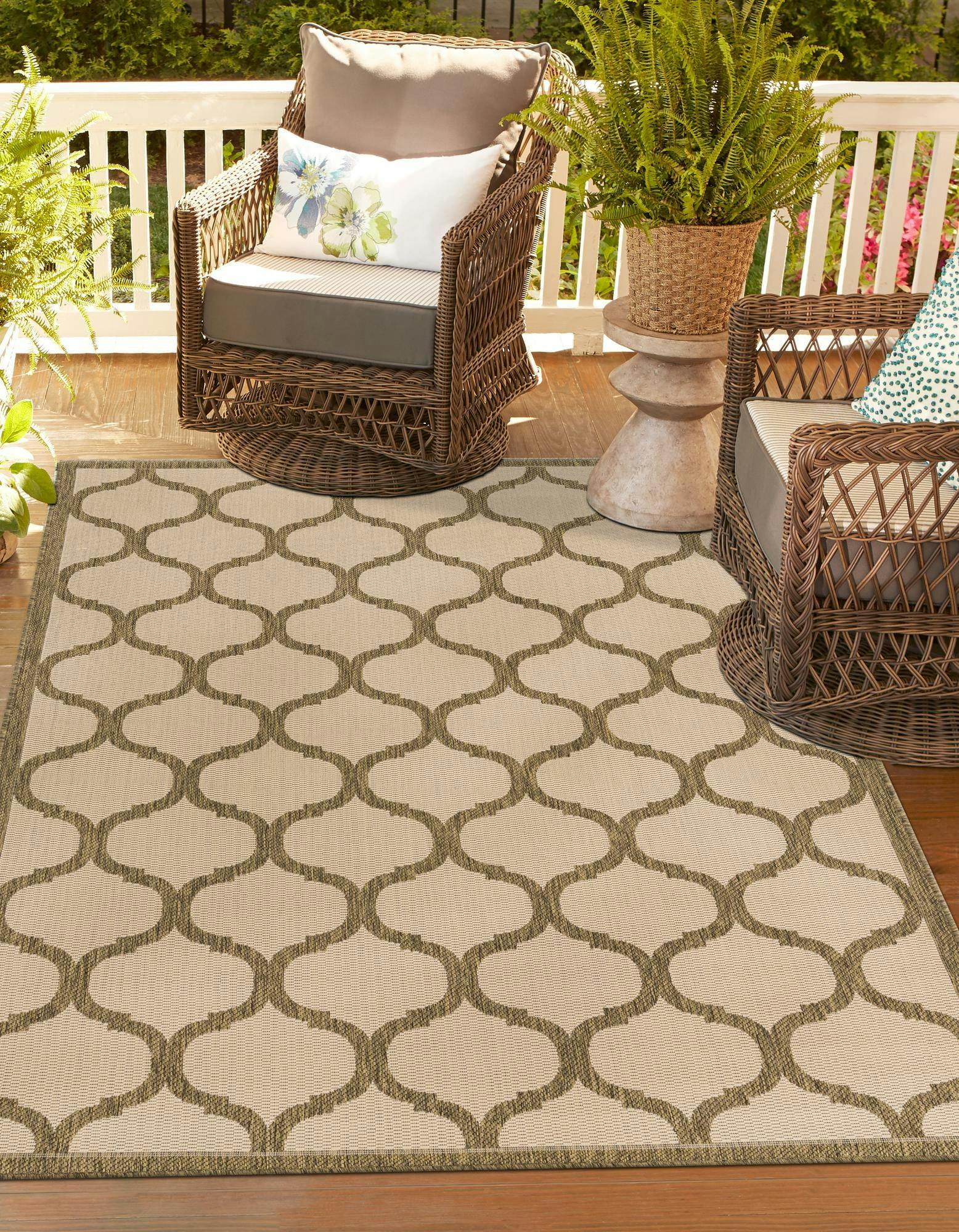 Reversible Easy-Care Brown Synthetic Outdoor Rug 7' x 10'