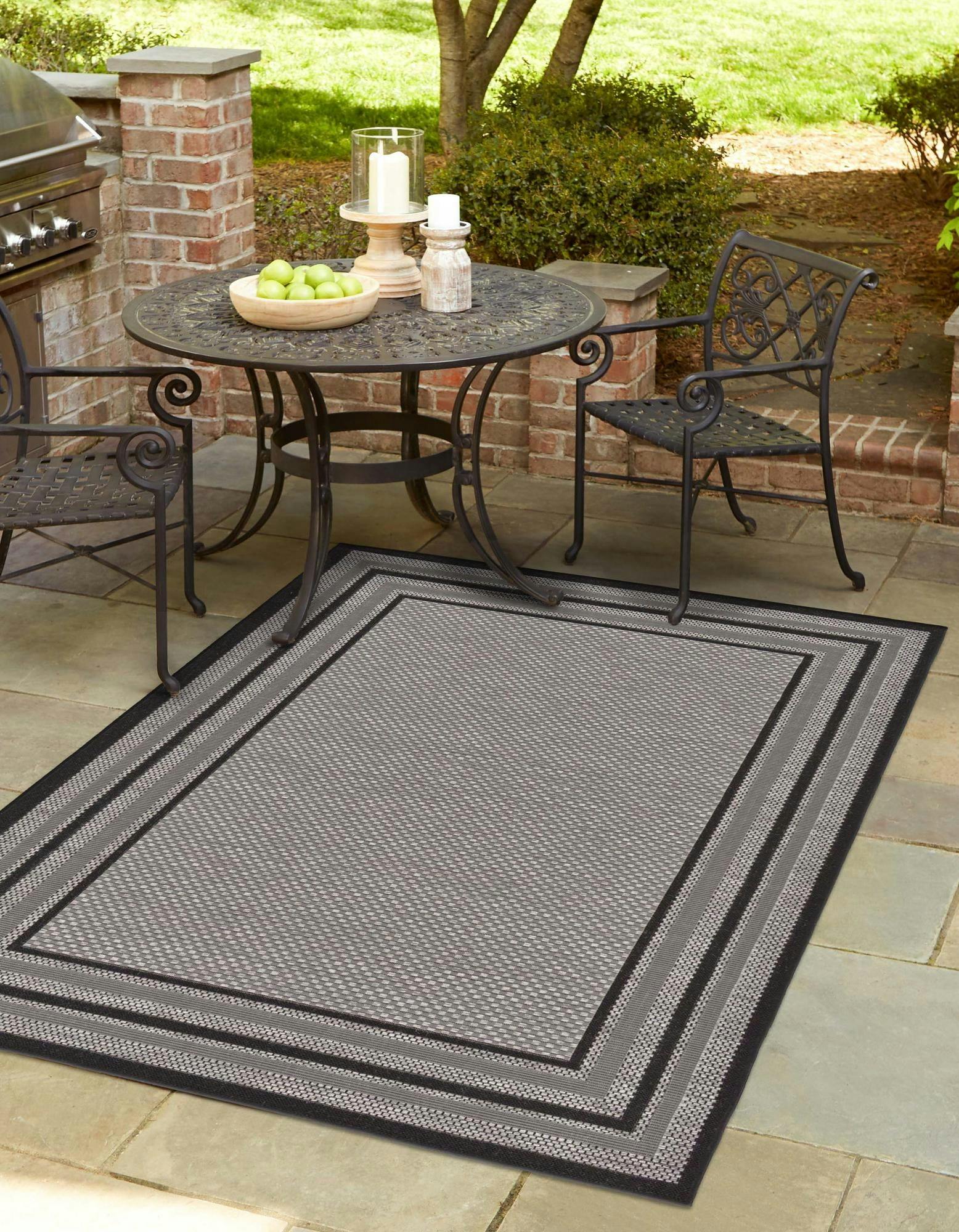 Modern Gray Rectangular Outdoor Rug, Easy-Care and Stain-Resistant, 7' x 10'