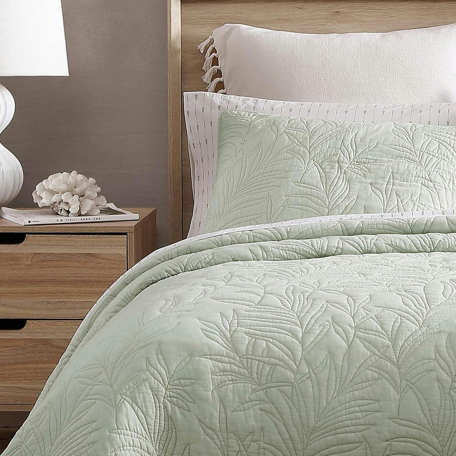 Sage Green Coastal King Cotton Quilt, Reversible and Lightweight