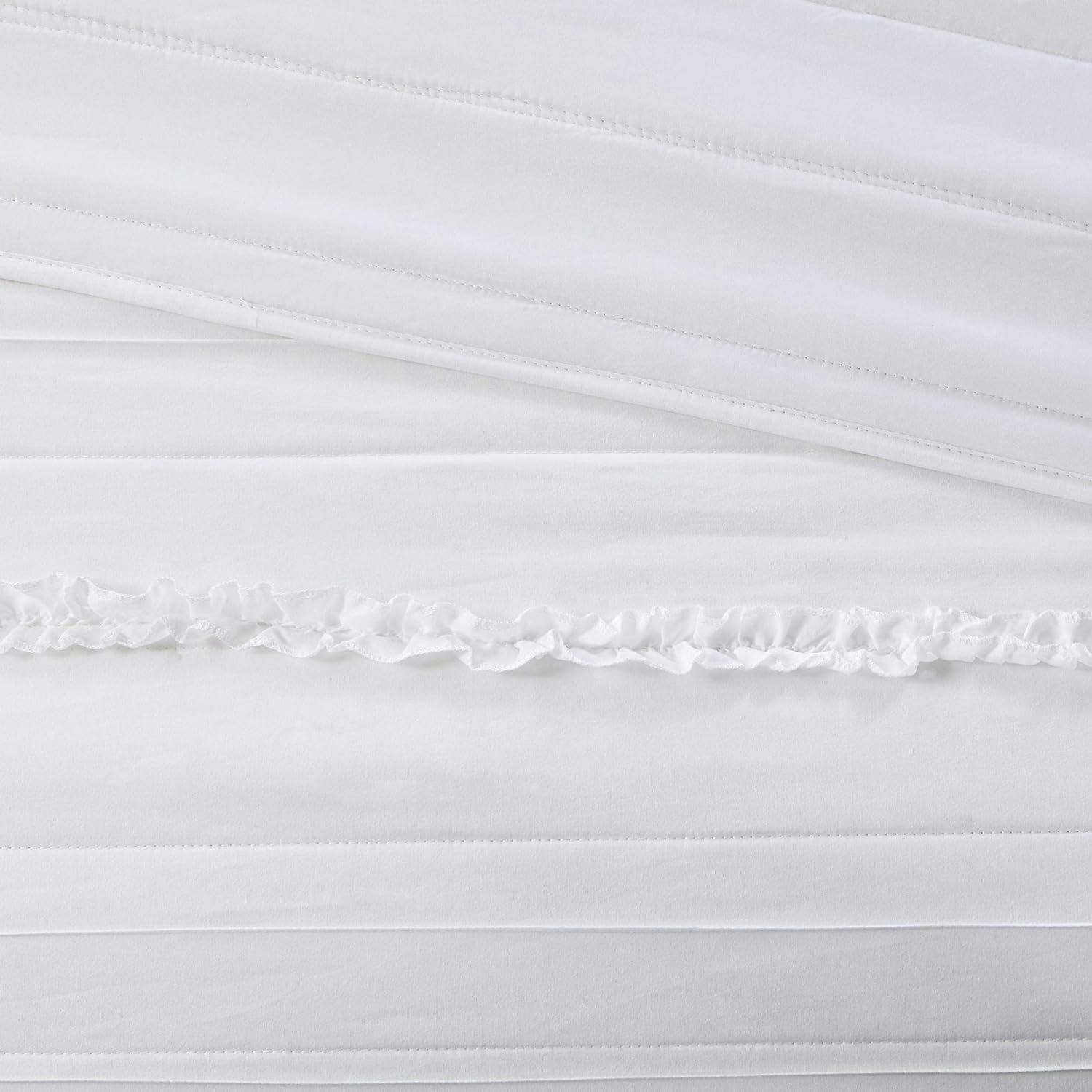 Elegant Full/Queen White Microfiber Quilt Set with Reversible Ruffle Design