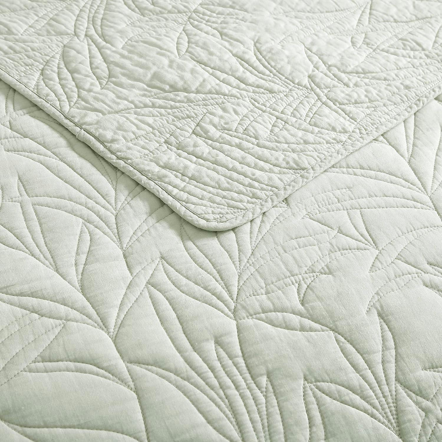 Sage Green Coastal King Cotton Quilt, Reversible and Lightweight