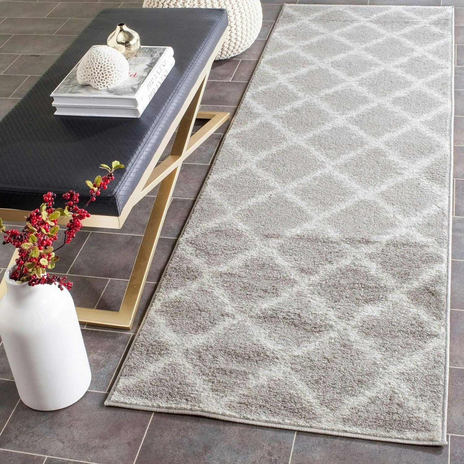 Ivory Silver 30'' Synthetic Easy-Care Hand-Knotted Runner Rug