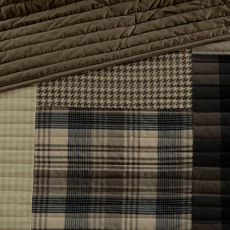 Rustic Charm King-Sized Reversible Cotton Quilt Set in Tan