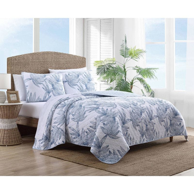 Kayo Beach King-Size Reversible Cotton Quilt Set in Blue