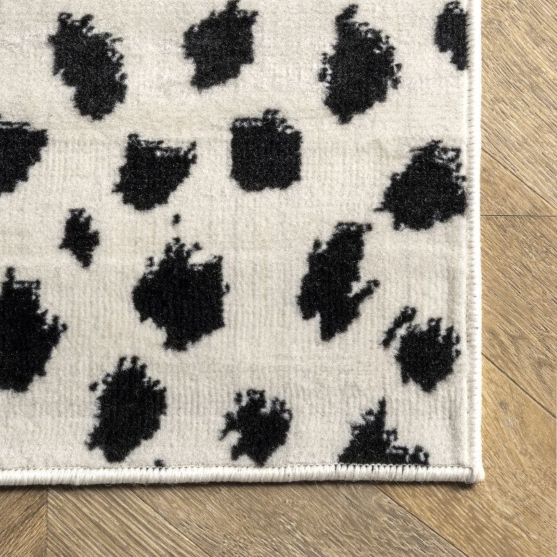 Reversible Beige Cheetah Print Easy-Care Area Rug, 4' x 6'