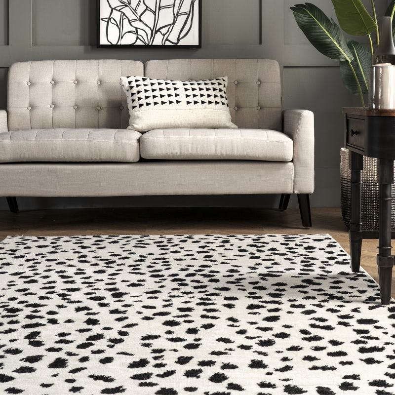 Reversible Beige Cheetah Print Easy-Care Area Rug, 4' x 6'