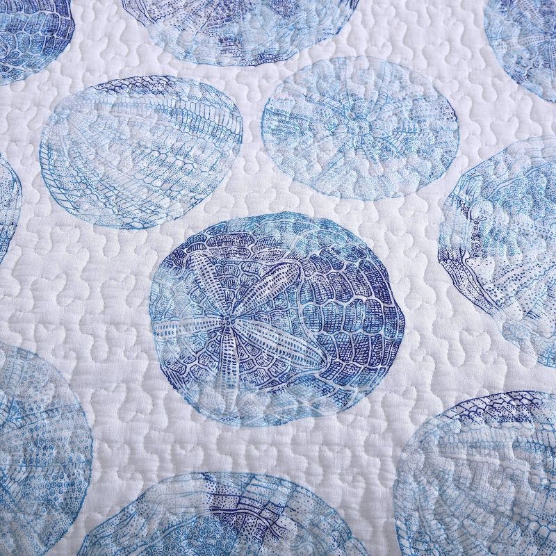 Seashell Whisper King-Size Blue Cotton Reversible Quilt Set