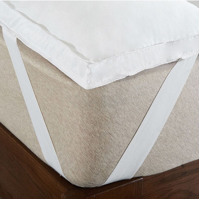 Luxurious King-Size Down Alternative Breathable Mattress Topper