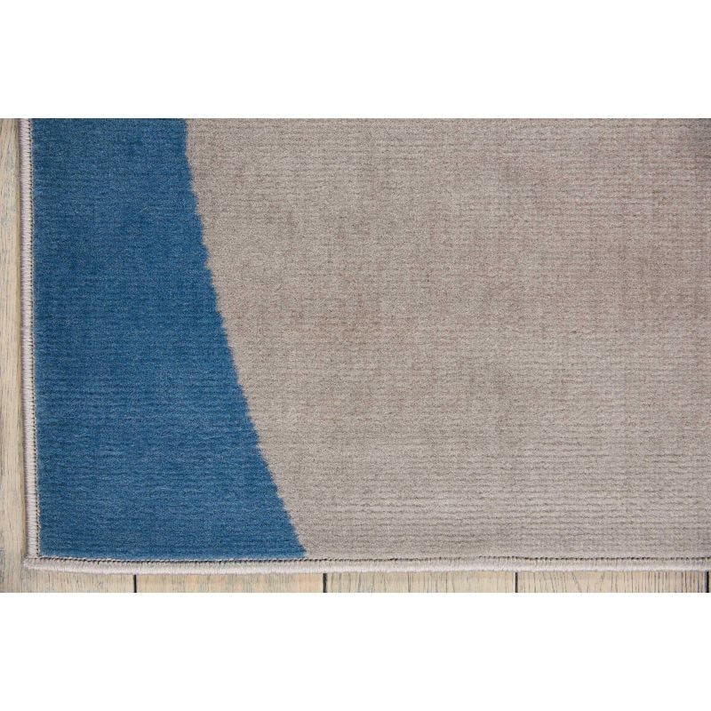 Luxurious Grey Geometric 5' x 7' Synthetic Easy-Care Area Rug