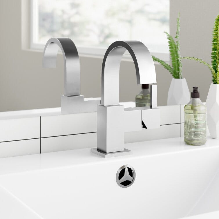 Vero Single Hole Bathroom Faucet with Drain Assembly