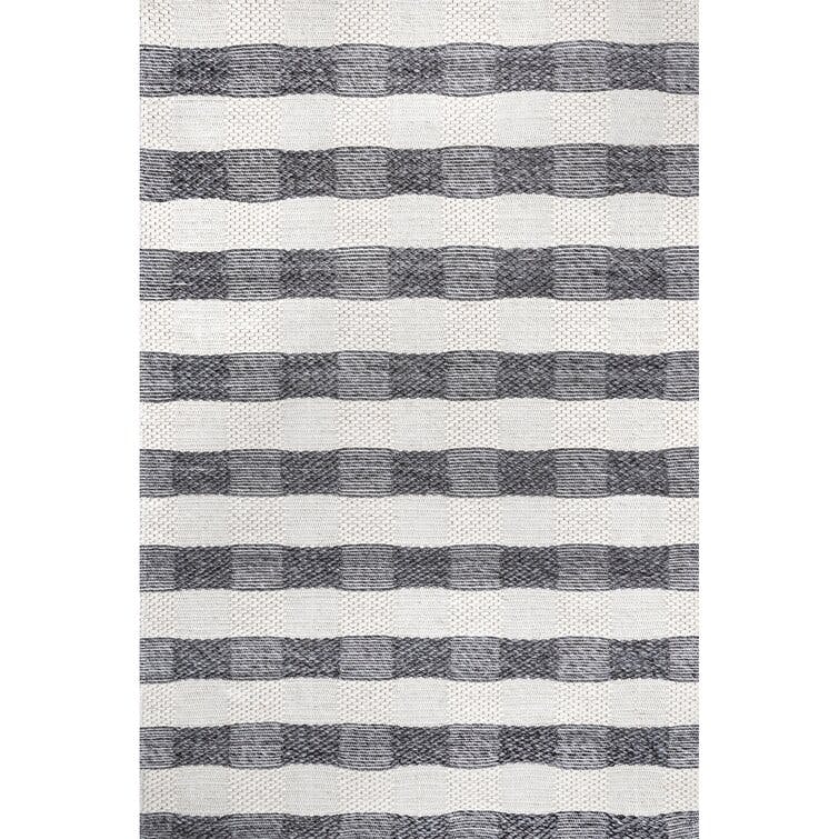Sophie 6'x9' Striped Gray Wool Area Rug