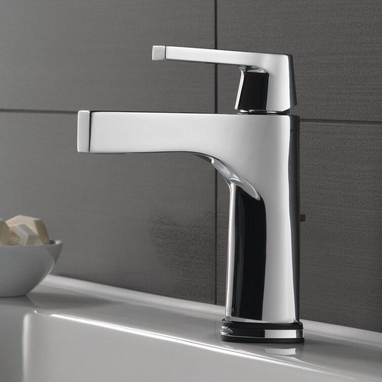Zura Single Hole Bathroom Faucet with Drain Assembly and Diamond Seal Technology