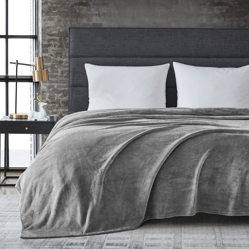 Cozy Comfort Full-Size Ultra Soft Fleece Blanket in Classic Grey
