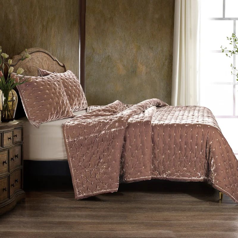 Dusty Rose Velvet Queen Quilt Set with Luxurious Sheen and Soft Texture