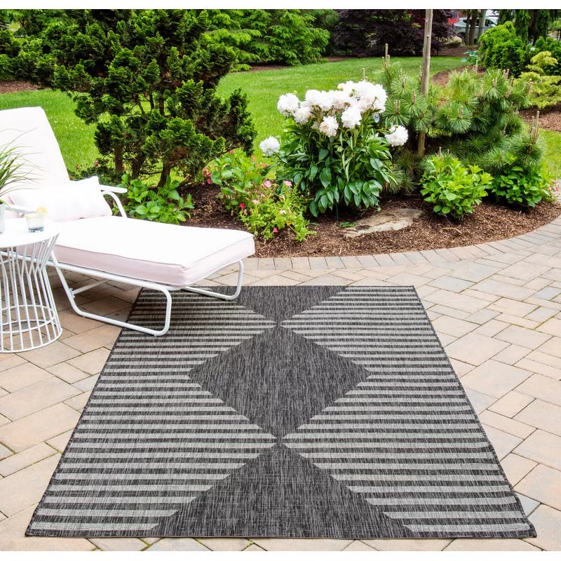 Charcoal Geometric 4' x 6' Synthetic Easy-Care Area Rug