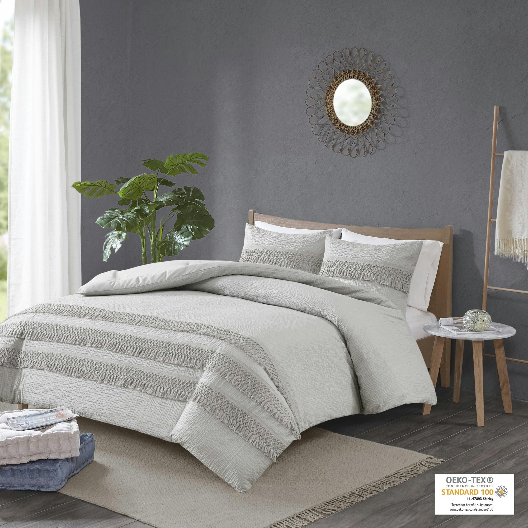 King-Sized Gray Cotton Seersucker Comforter Set with Tassel Trims