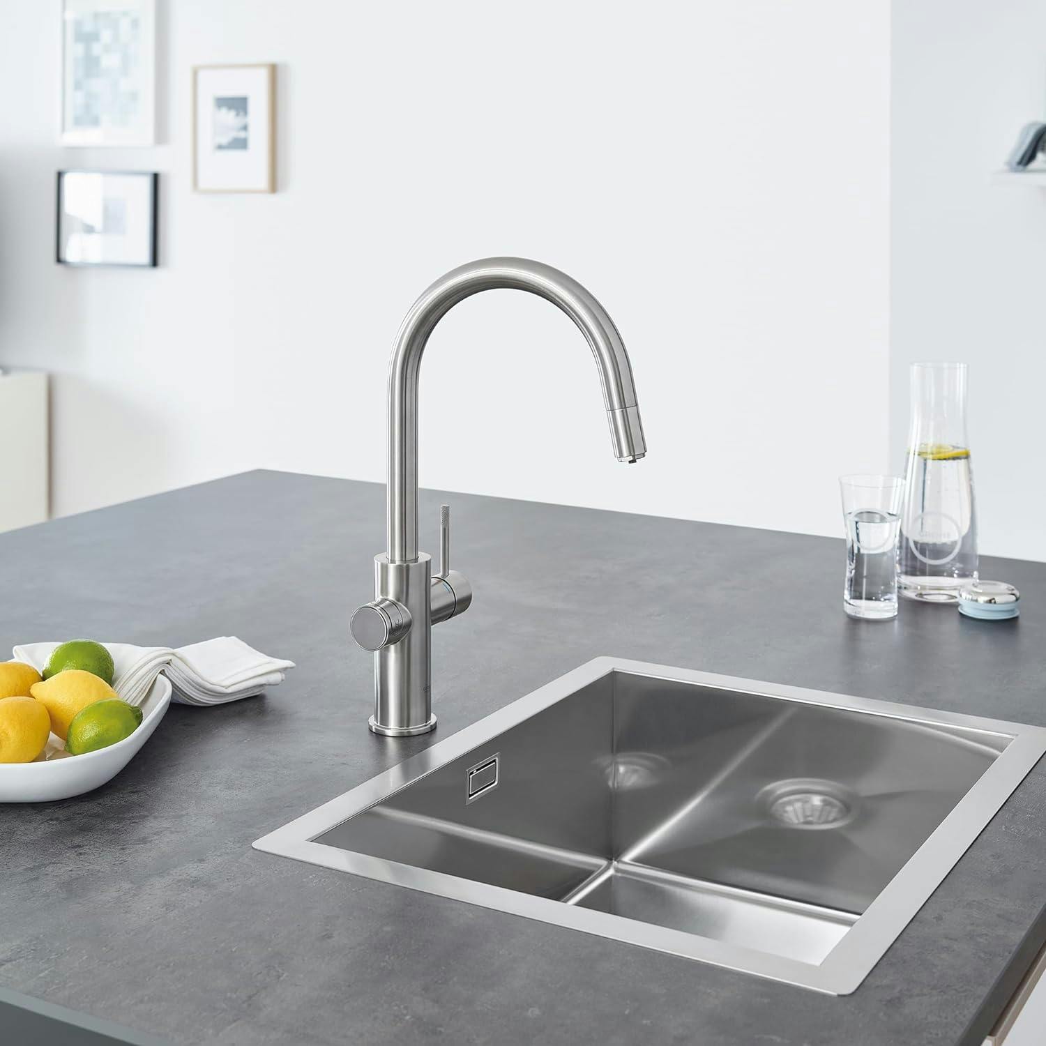 Modern 16" Stainless Steel Pull-Out Spray Kitchen Faucet