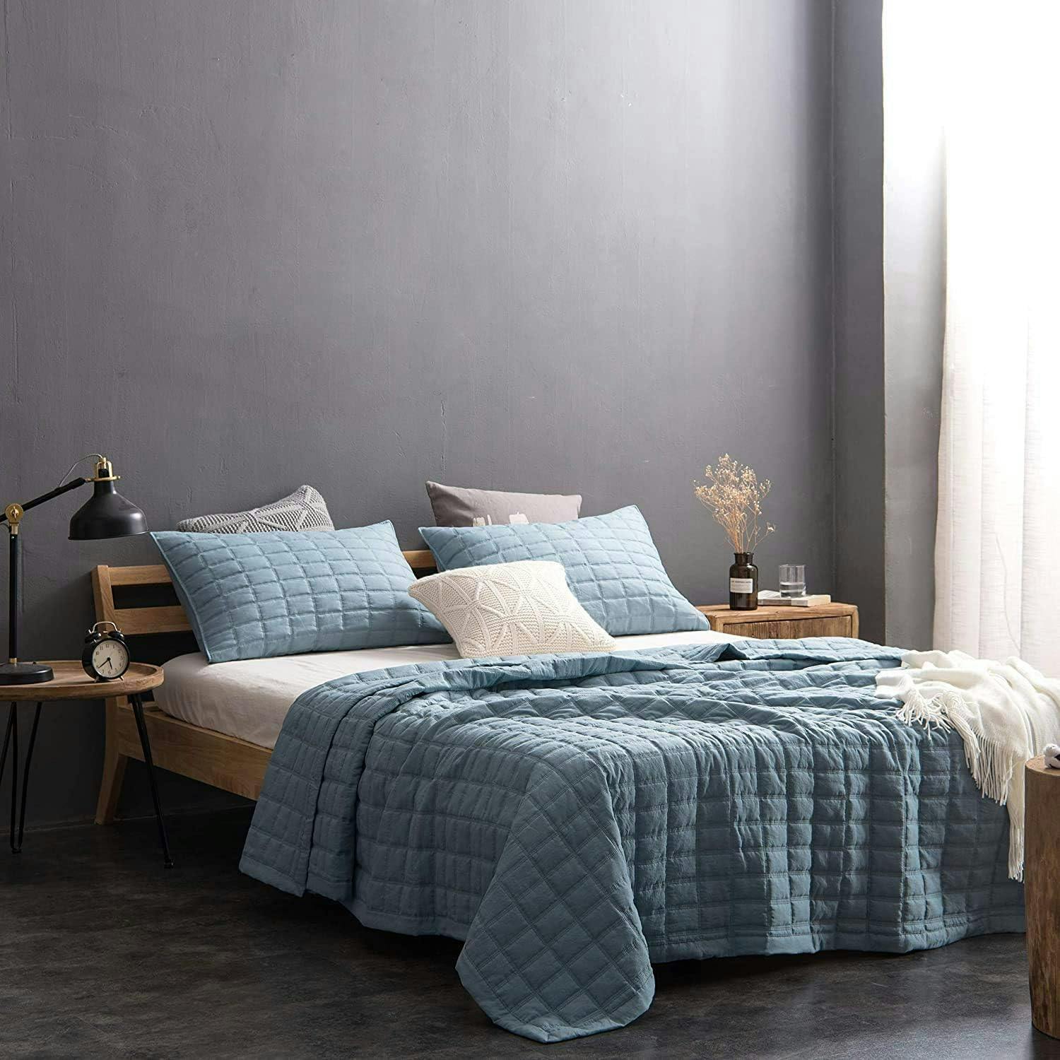 Kilgellon Oversized King Grey Blue Stone-Washed Quilt Set