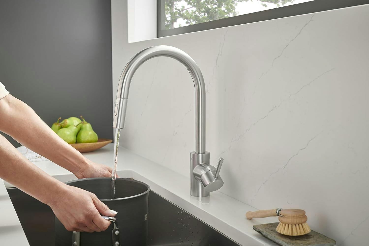Modern 15" Stainless Steel Pull-Down Kitchen Faucet with Dual Spray