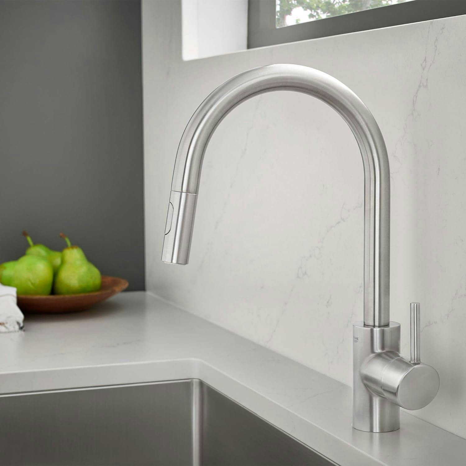 Modern 15" Stainless Steel Pull-Down Kitchen Faucet with Dual Spray