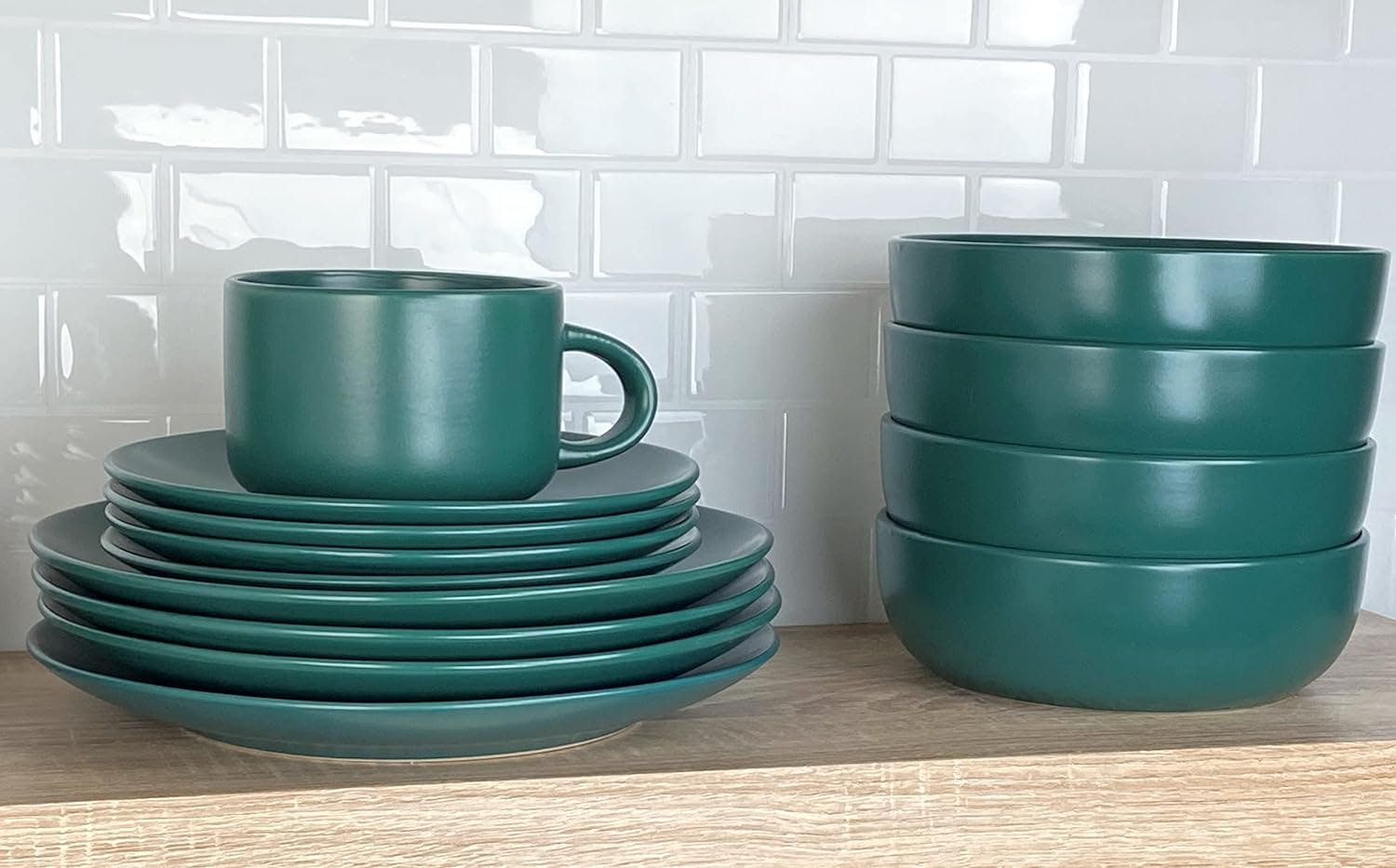 Wazee Matte Green Ceramic 16-Piece Dinnerware Set, Service for 4