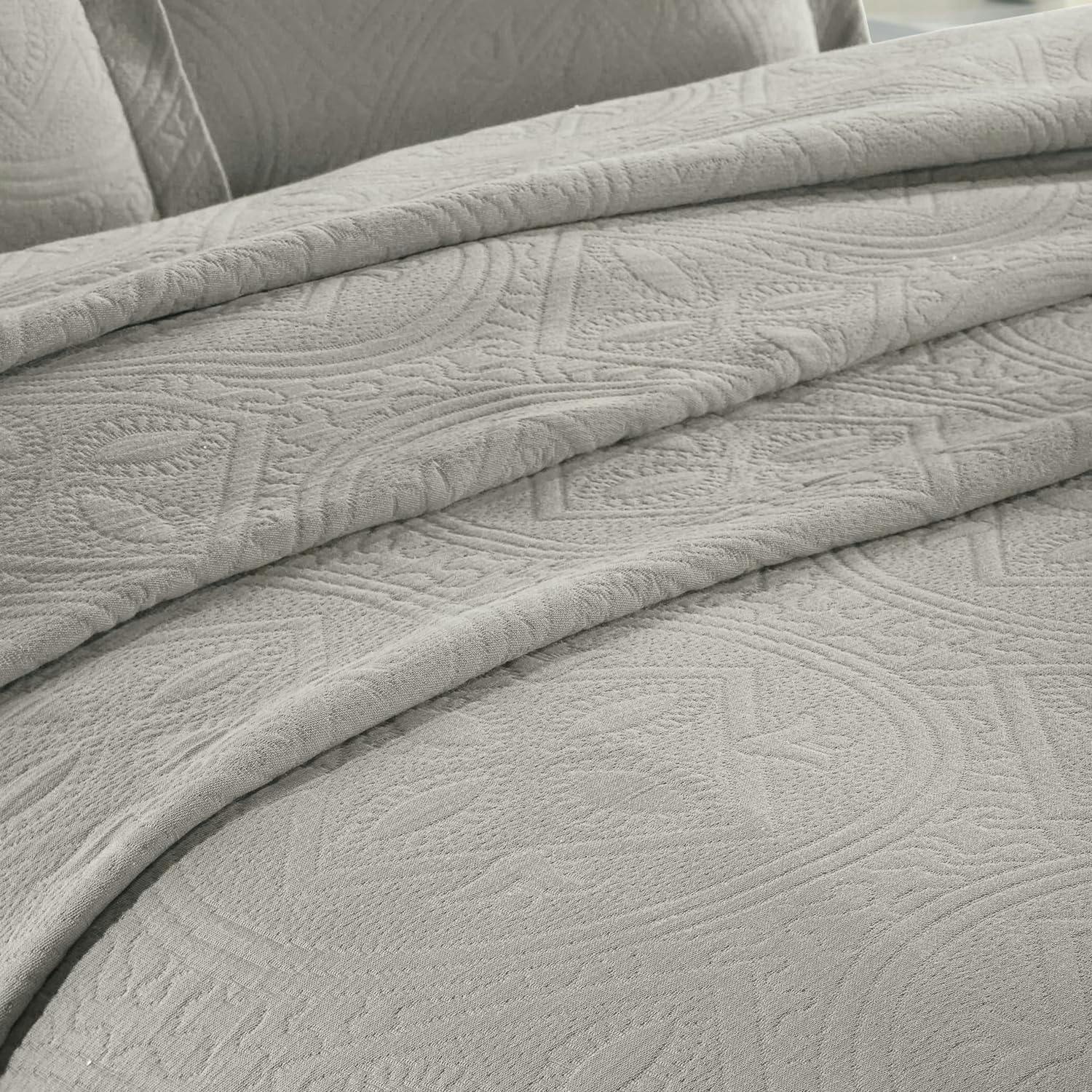 Celtic Circles King White Cotton Bedspread and Pillow Shams Set