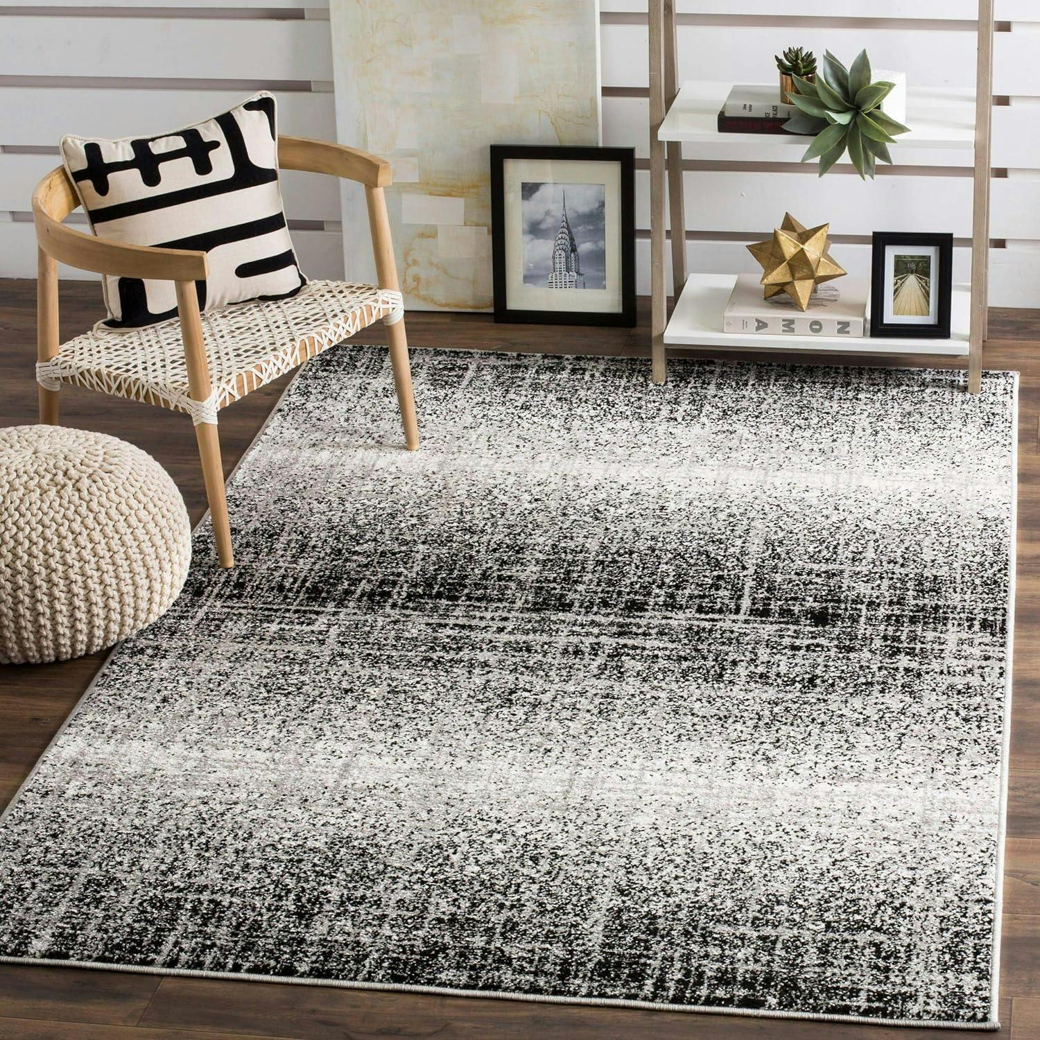 Chic Adirondack Silver & Black Synthetic 3'x5' Area Rug