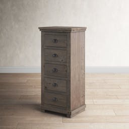 Wolferstorn 5 - Drawer Dresser