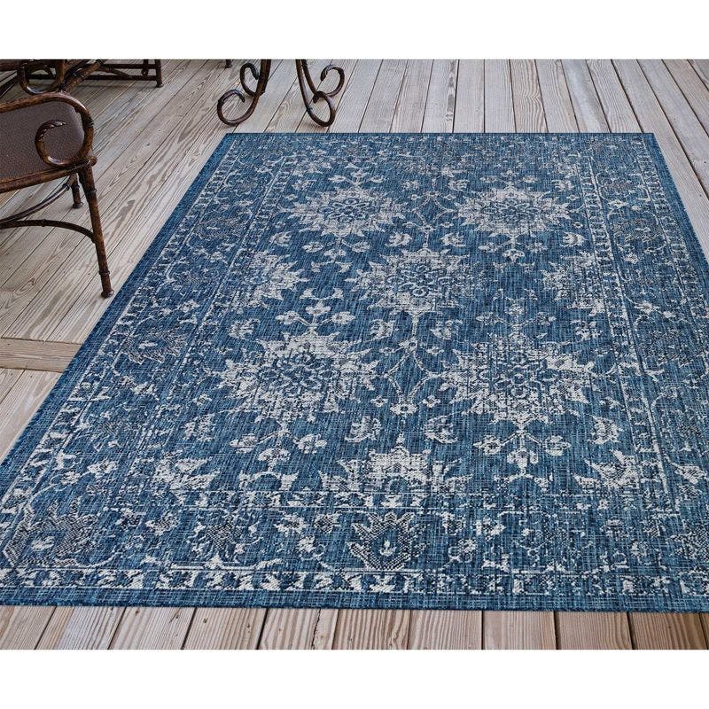 Nautical Navy Floral Round Synthetic Indoor/Outdoor Rug