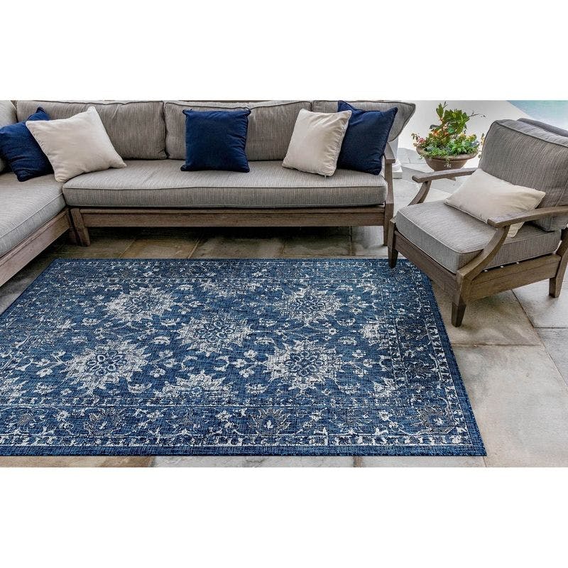 Nautical Navy Floral Round Synthetic Indoor/Outdoor Rug