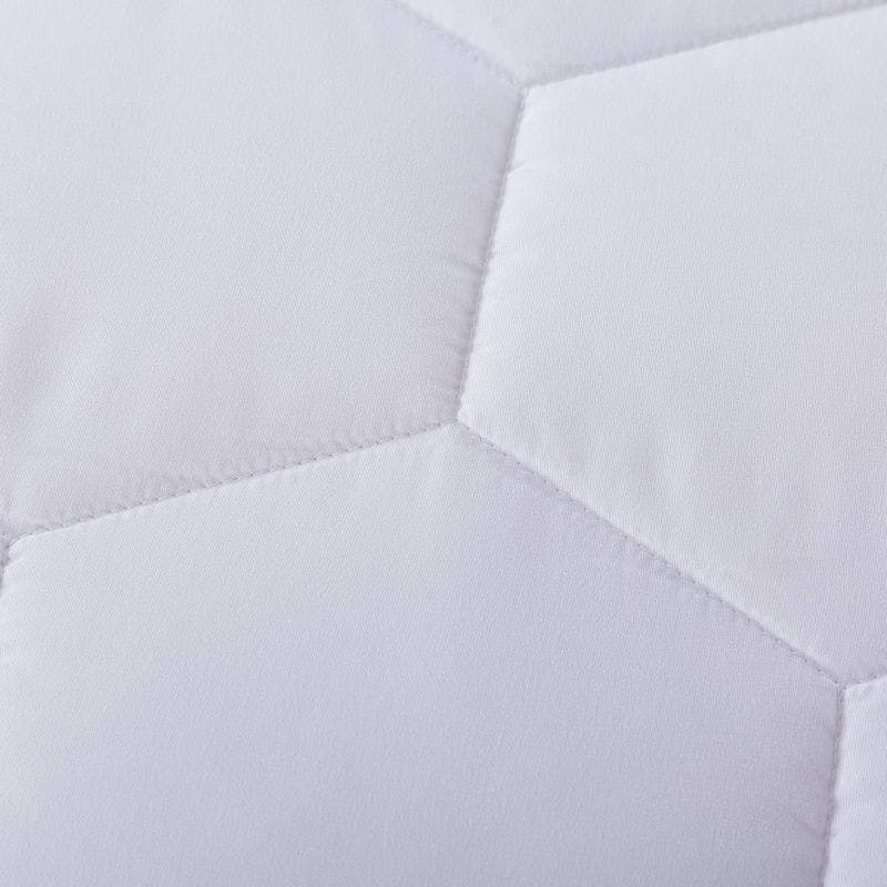 Honeycomb Stitch 18'' White Microfiber Down Alternative Blanket