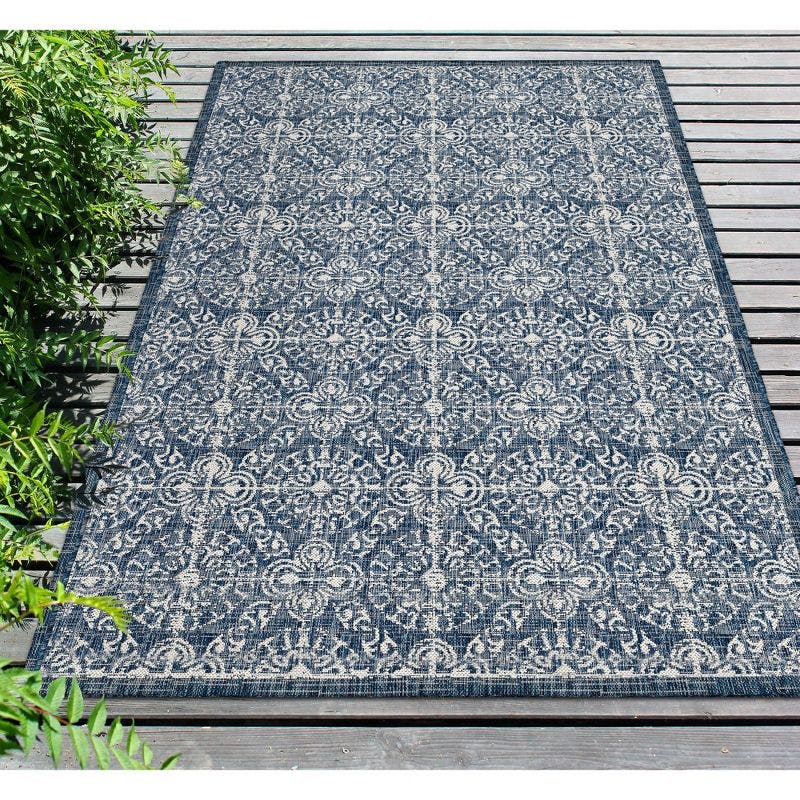 Antique Tile Medallion Navy Synthetic 4'10" x 7'6" Indoor/Outdoor Rug