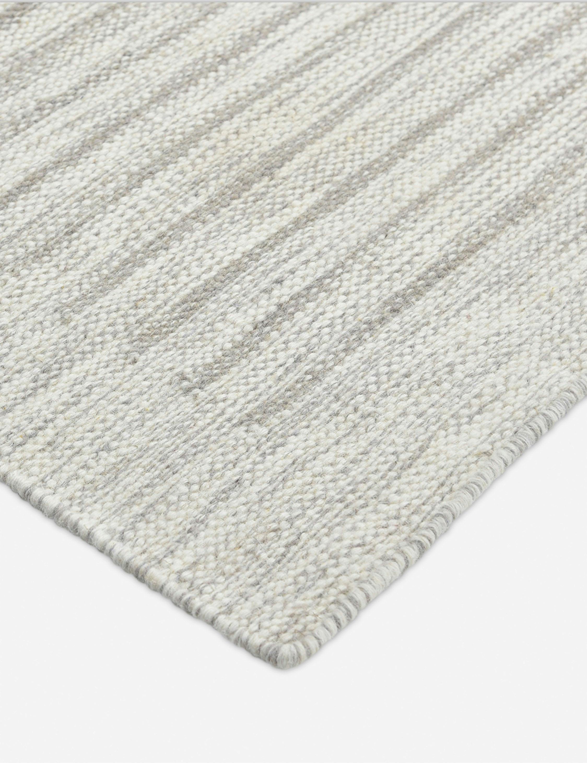 Silver Elegance 8' x 10' Handwoven Wool Flatweave Rug