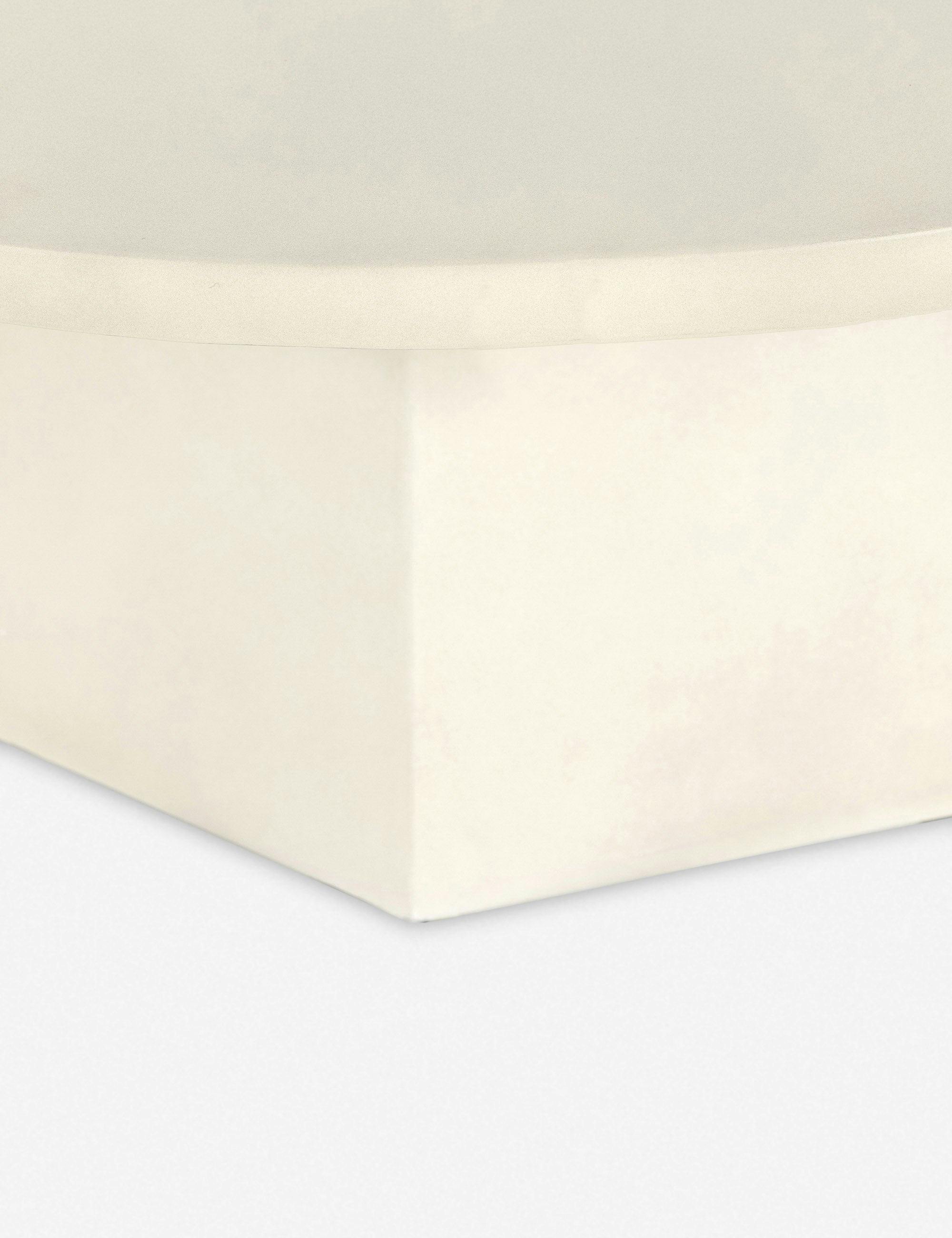 Schuller Round White Concrete Indoor/Outdoor Coffee Table