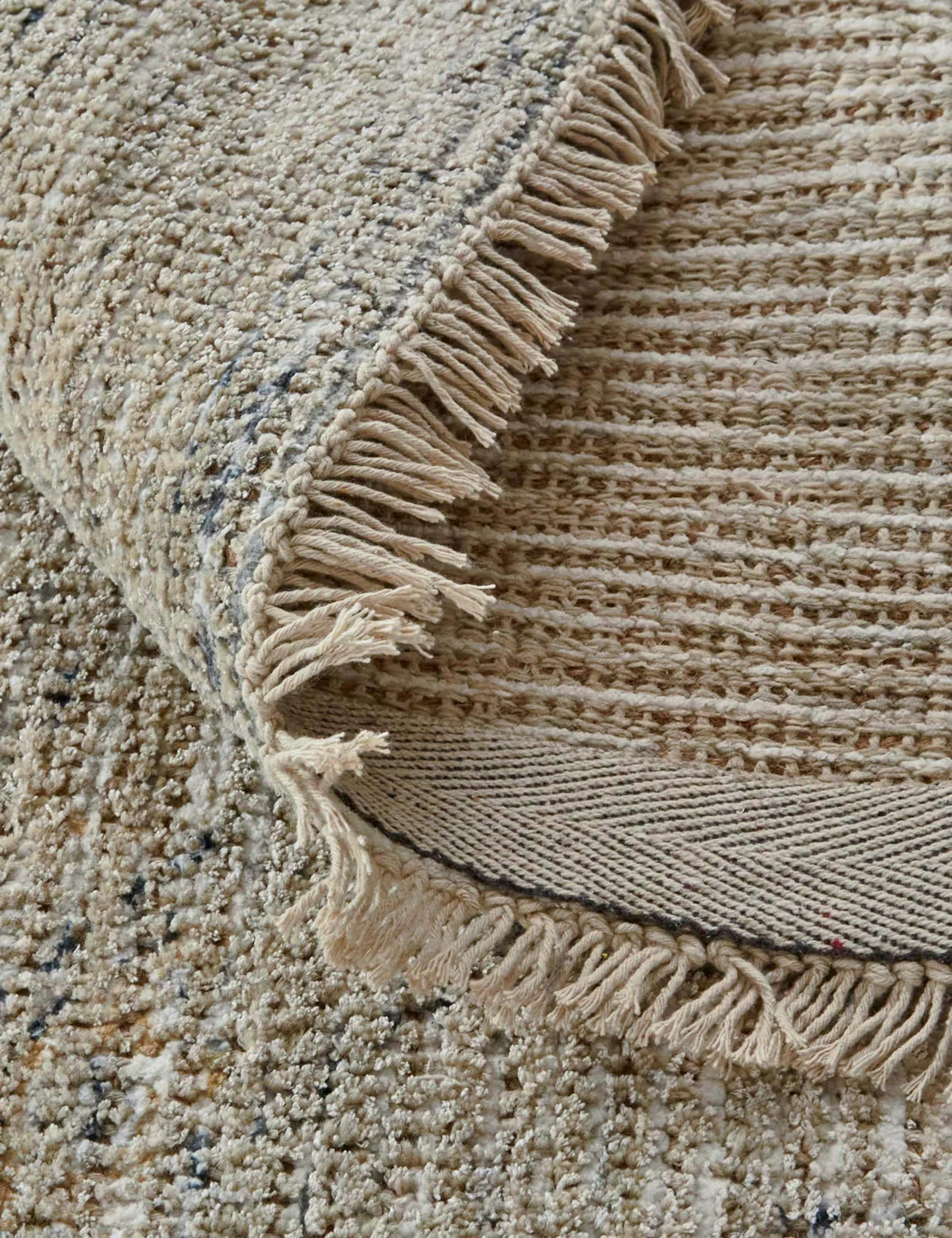 Ivory Tufted Wool-Viscose Blend Handmade Rectangular Rug, 3'6" x 5'6"
