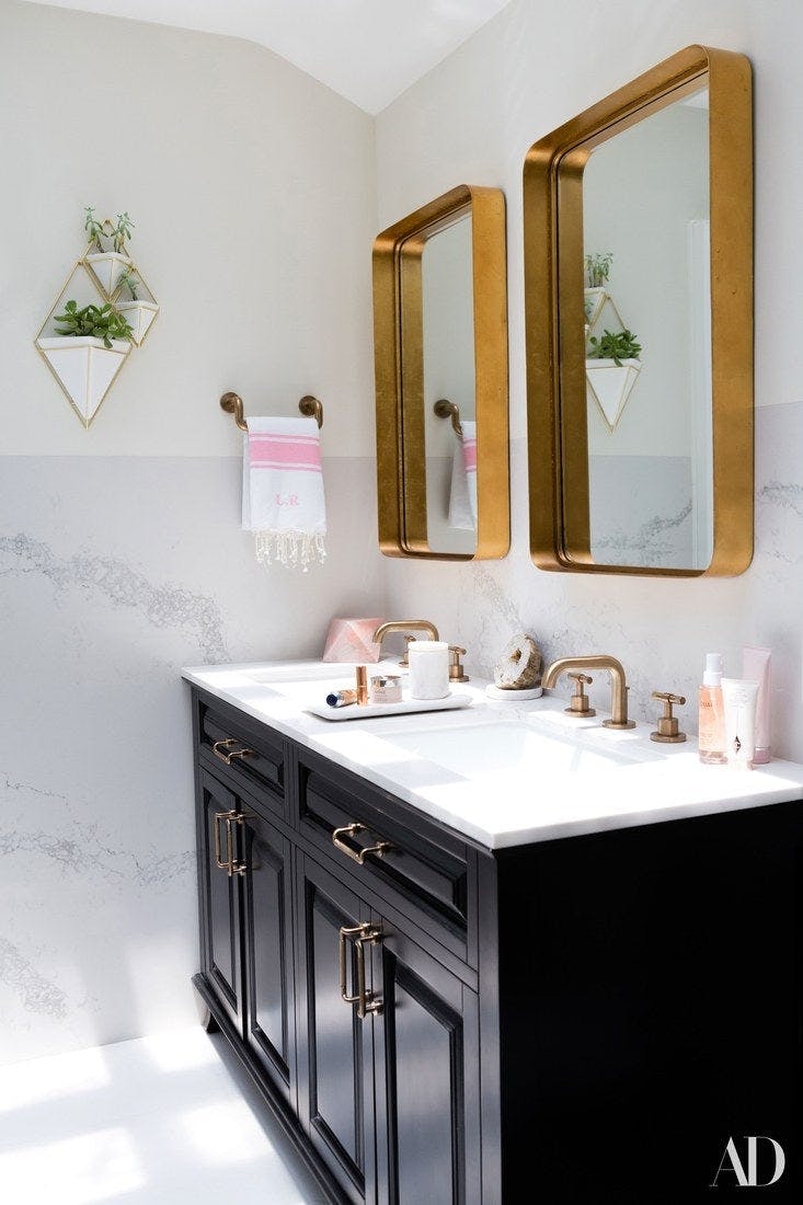 Elegante Gold Leaf Rectangular Contemporary Dresser Mirror